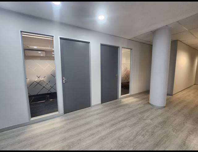 626M² OFFICE TO LET IN RANDJESPARK